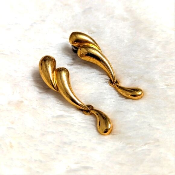 Vintage AVON Goldtone Pierced Dangle Drop Earrings - Picture 2 of 9